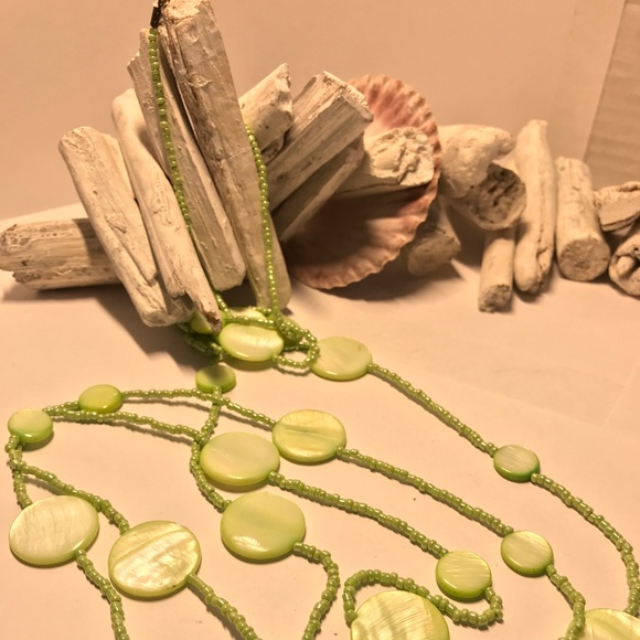 Super Cute Green Beaded Long Necklace - Picture 2 of 5